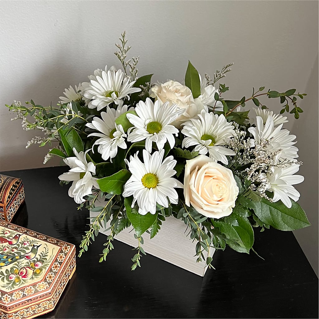 Fresh Linen Box Bouquet –  The Asheville Florist, Swannanoa NC